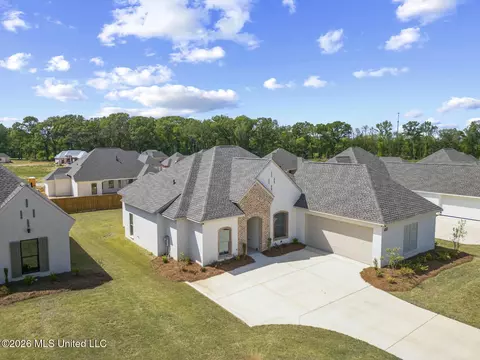 437 Aurora Cir, Canton, MS 39046