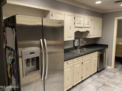 Kitchen - 522 Kennedy Dr, Magee, MS 39111 photo 1 of 1