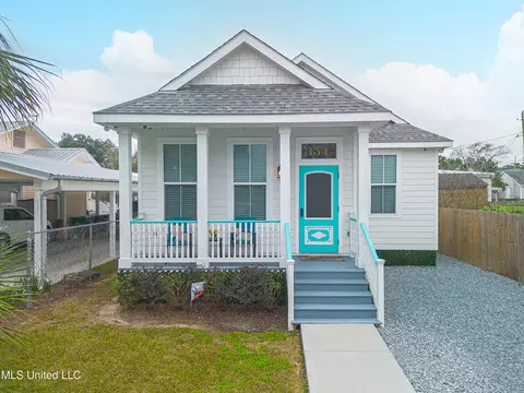 134 Demontluzin Ave, Bay Saint Louis, MS 39520
