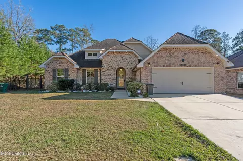5516 Alakoko Pl, Diamondhead, MS 39525