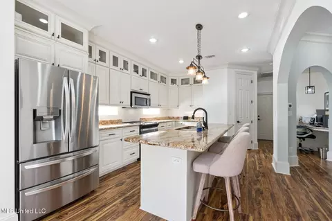 Kitchen - 5516 Alakoko Pl, Diamondhead, MS 39525 photo 1 of 1