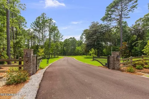 Springwood Trail, Flora, MS 39071