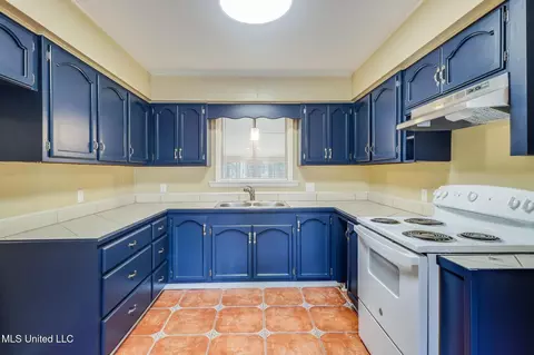 Kitchen - 614 W Second Ave, Wiggins, MS 39577 photo 1 of 2