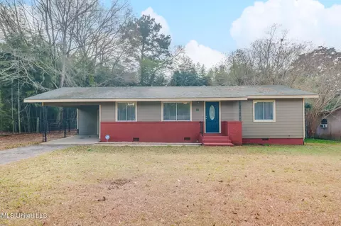 614 W Second Ave, Wiggins, MS 39577