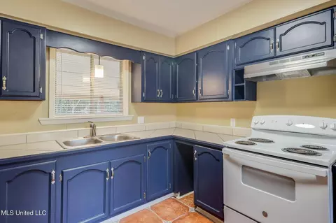 Kitchen - 614 W Second Ave, Wiggins, MS 39577 photo 2 of 2