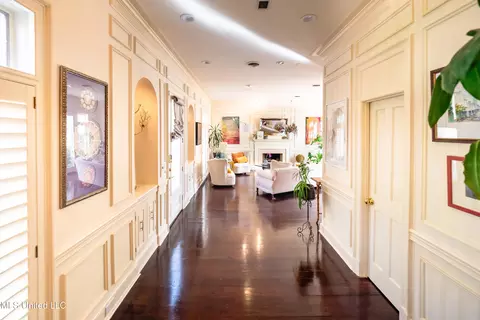 Entry Way - 2 Ashley Park Dr, Jackson, MS 39206 photo 5 of 7