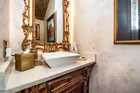 Bath - 2 Ashley Park Dr, Jackson, MS 39206 photo 1 of 5
