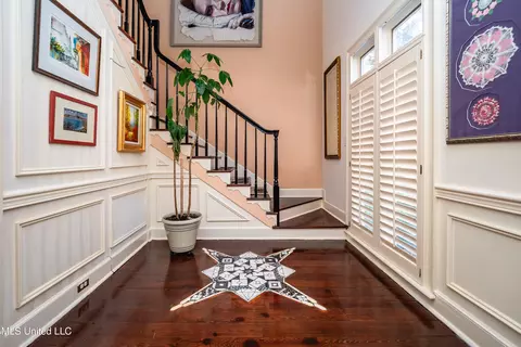 Entry Way - 2 Ashley Park Dr, Jackson, MS 39206 photo 4 of 7