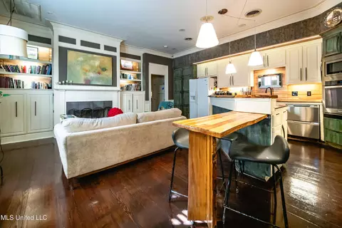Kitchen - 2 Ashley Park Dr, Jackson, MS 39206 photo 2 of 7