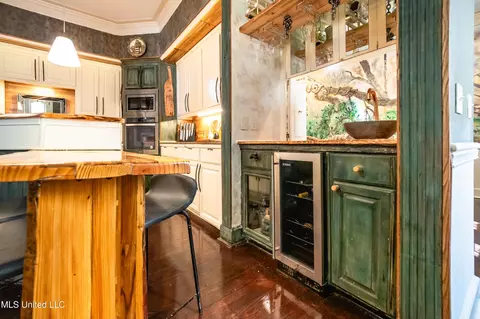 Kitchen - 2 Ashley Park Dr, Jackson, MS 39206 photo 3 of 7