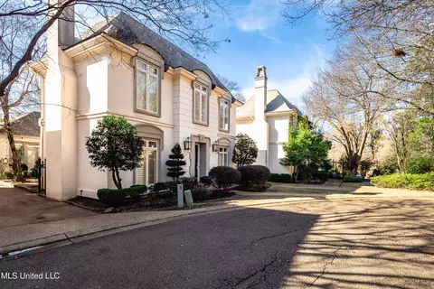 Exterior - 2 Ashley Park Dr, Jackson, MS 39206 photo 2 of 5