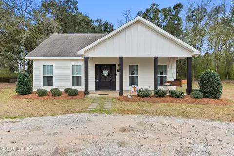 116 H M Blair Ln, Lucedale, MS 39452