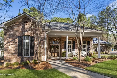 318 40th Pl, Hattiesburg, MS 39402