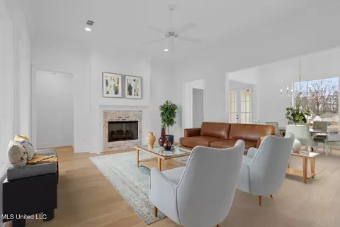 Living - 123 Paylors Way, Madison, MS 39110 photo 1 of 5