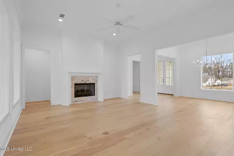 Living - 123 Paylors Way, Madison, MS 39110 photo 4 of 5