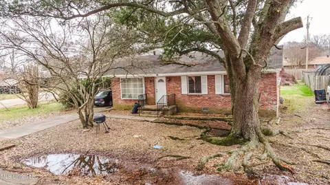 516 Kelli Ave, Belzoni, MS 39038