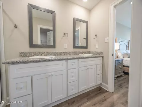 Bath - 7989 Buttonbush Rd, Biloxi, MS 39532 photo 2 of 3