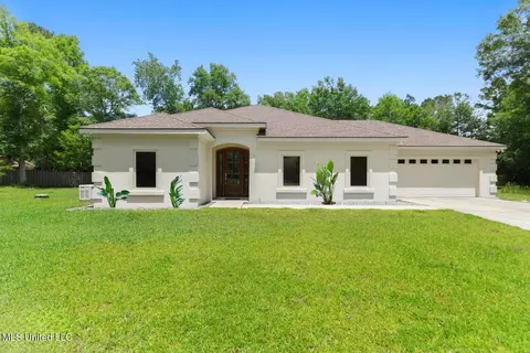 648 Iona Ct, Diamondhead, MS 39525