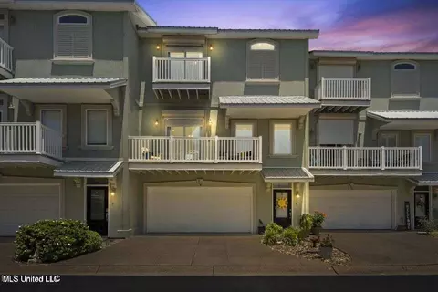 734 W Beach Blvd, Long Beach, MS 39560