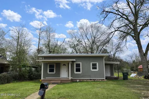 307 W Cayuga St, Crystal Springs, MS 39059