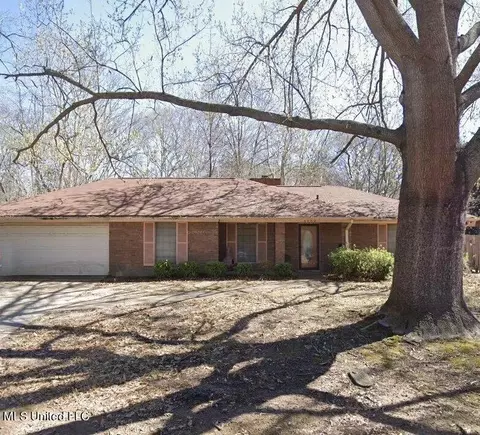 2952 Longwood Dr, Jackson, MS 39212