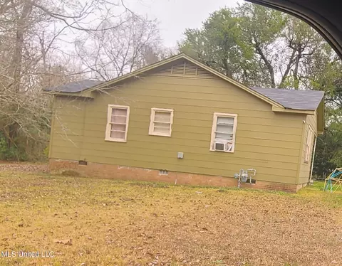 401 Brooklyn Dr, Natchez, MS 39120 photo 2