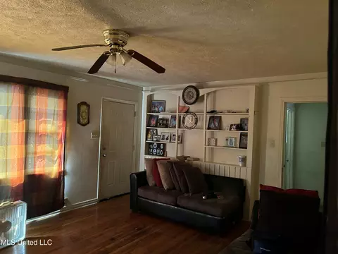 401 Brooklyn Dr, Natchez, MS 39120 photo 3