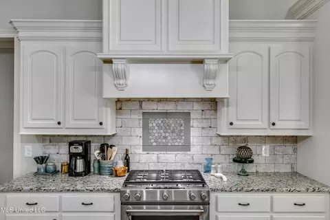 Kitchen - 205 E Toulon St, Brandon, MS 39042 photo 3 of 5