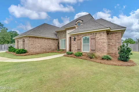 Exterior - 205 E Toulon St, Brandon, MS 39042 photo 2 of 10