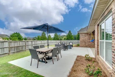Exterior - 205 E Toulon St, Brandon, MS 39042 photo 8 of 10