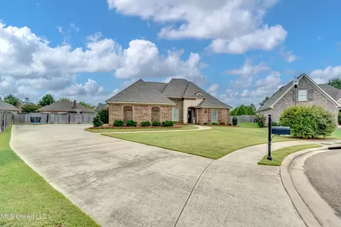 Exterior - 205 E Toulon St, Brandon, MS 39042 photo 4 of 10
