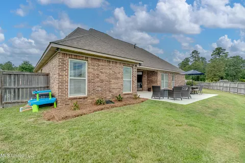 Exterior - 205 E Toulon St, Brandon, MS 39042 photo 10 of 10