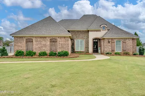 205 E Toulon St, Brandon, MS 39042