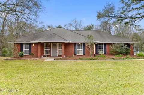 25132 Hillbrooke Ln, Pass Christian, MS 39571