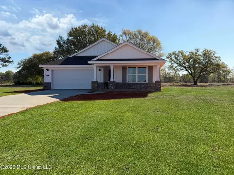 110 Dewberry Dr, Lucedale, MS 39452