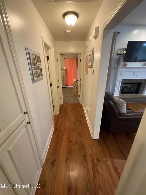 Entry Way - 135 Palin Dr, Madison, MS 39110 photo 2 of 2