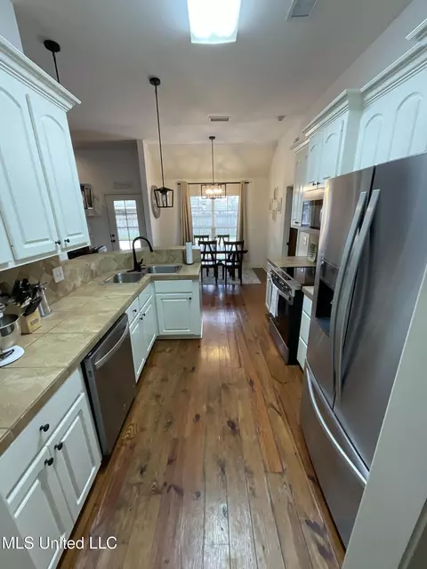 Kitchen - 135 Palin Dr, Madison, MS 39110 photo 3 of 3
