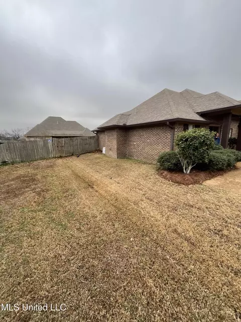 Exterior - 135 Palin Dr, Madison, MS 39110 photo 2 of 8