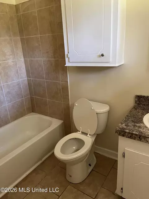 Bath - 1746 Casteel Dr, Jackson, MS 39204 photo 1 of 1
