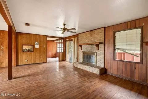 Living - 62 Derrick Rd, Wiggins, MS 39577 photo 1 of 4