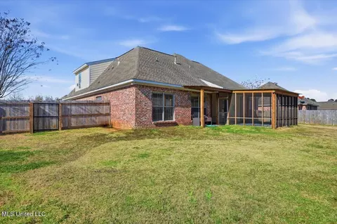 Exterior - 215 Tucker Dr, Brandon, MS 39042 photo 5 of 6