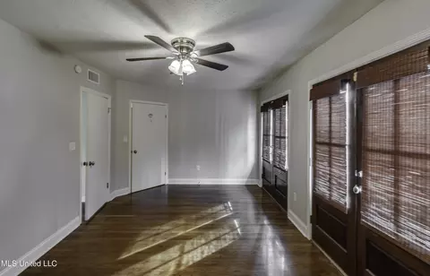Living - 4007 Berkley Dr, Jackson, MS 39211 photo 5 of 5