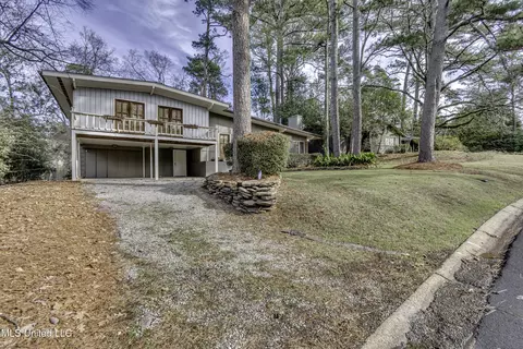 Exterior - 4007 Berkley Dr, Jackson, MS 39211 photo 2 of 10