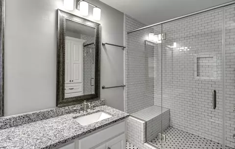 Bath - 4007 Berkley Dr, Jackson, MS 39211 photo 2 of 6