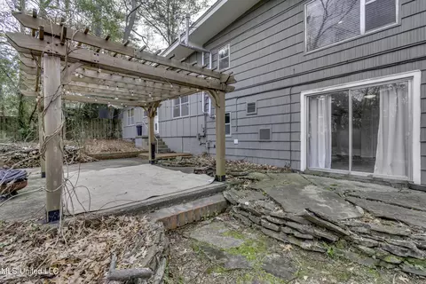 Exterior - 4007 Berkley Dr, Jackson, MS 39211 photo 6 of 10