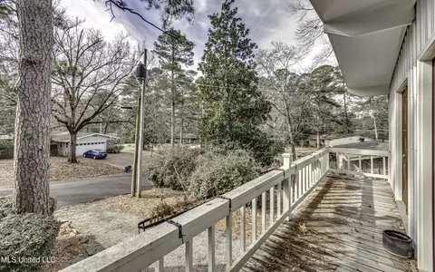 Exterior - 4007 Berkley Dr, Jackson, MS 39211 photo 3 of 10