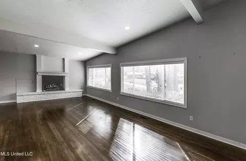 Living - 4007 Berkley Dr, Jackson, MS 39211 photo 1 of 5