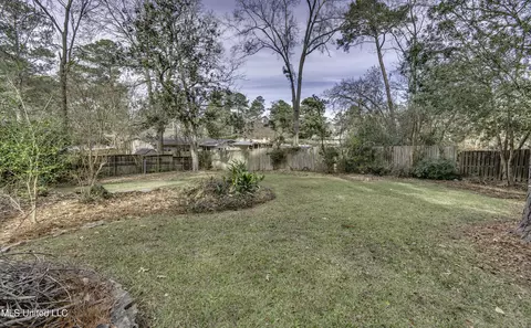 Exterior - 4007 Berkley Dr, Jackson, MS 39211 photo 9 of 10