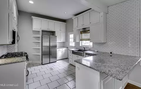 Kitchen - 4007 Berkley Dr, Jackson, MS 39211 photo 2 of 8