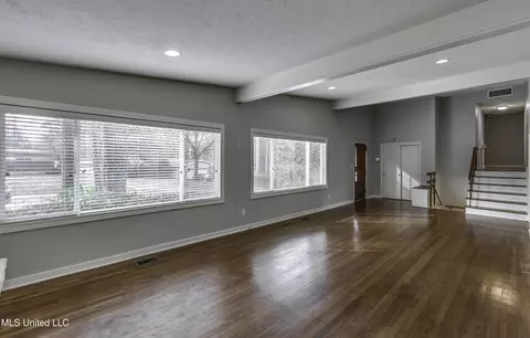 Living - 4007 Berkley Dr, Jackson, MS 39211 photo 4 of 5